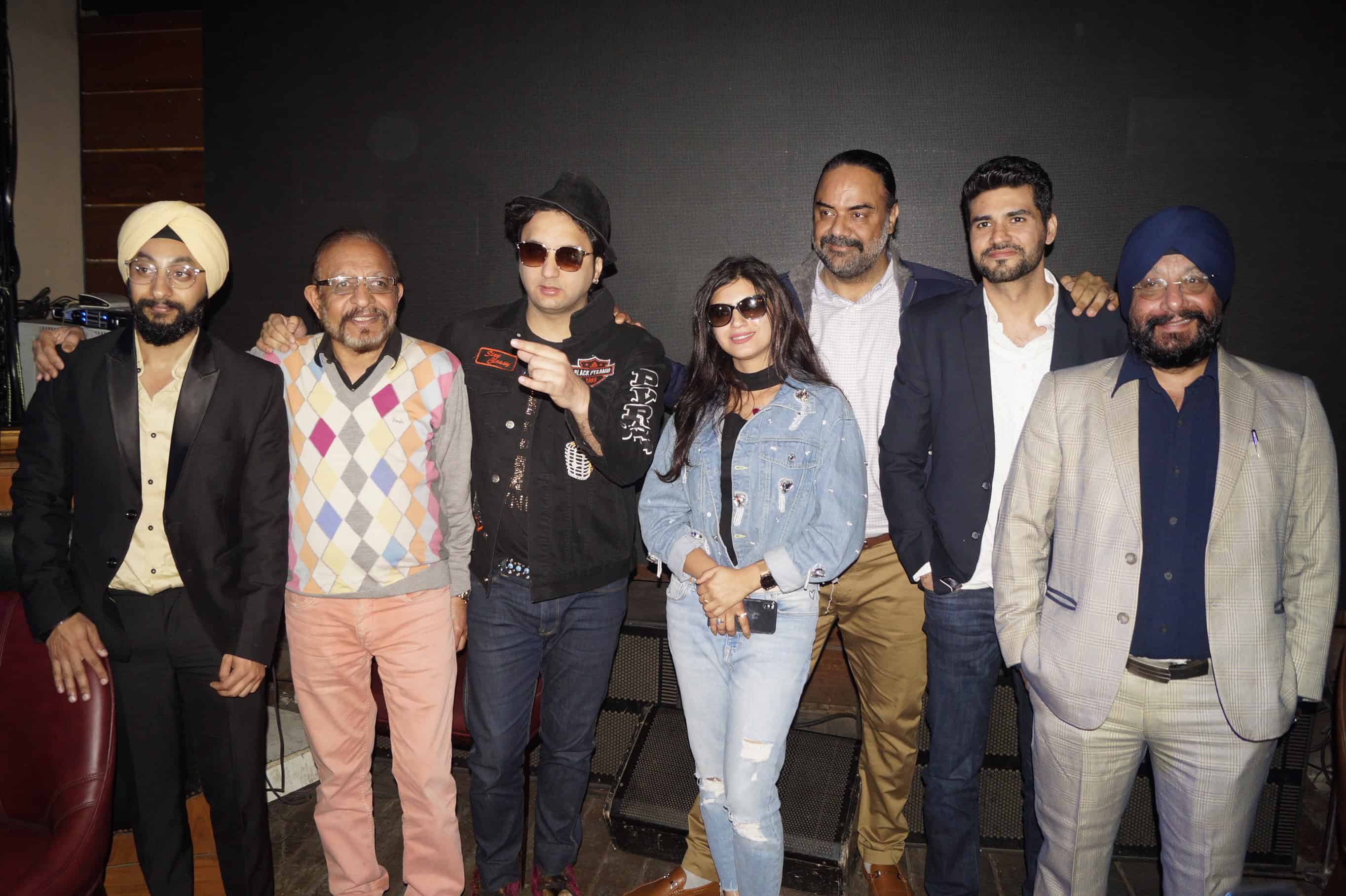 डीजे सुमित सेठी और पंजाबी सिंगर मीत कौर ने अपना नया ट्रैक ‘झांझरन’ लॉन्च किया