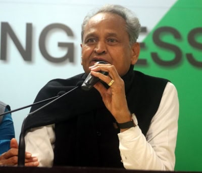 राजस्थान : कांग्रेस विधायक खरीद-फरोख्त के आरोपों के बीच जैसलमेर ले जाए गए