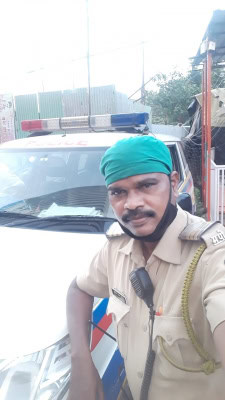 पुलिसकर्मी ने डूबती महिला को बचाने के लिए नदी में लगाई छलांग