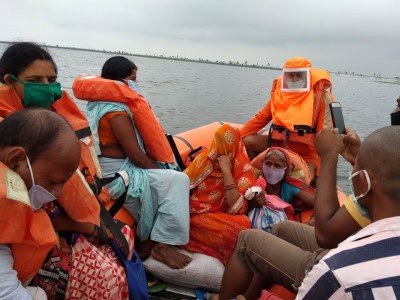 बिहार बाढ़ : एनडीआरएफ  तैनात, 8 हजार से अधिक लोग सुरक्षित निकाले गए