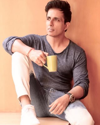 सोनू सूद जन्मदिन : बॉलीवुड के सहयोगी, नेता, अभिनेता ने शुभकामनाएं दी