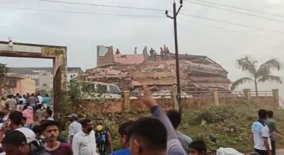 महाराष्ट्र में इमारत ढहने से 2 की मौत, कई अब भी फंसे