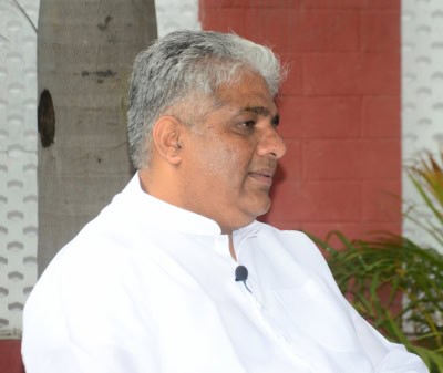 बीजेपी ने जेईई और नीट पर कांग्रेस को घेरा, लगाया दोहरे खेल खेलने का आरोप