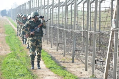 एलओसी के पास भारत और पाकिस्तान के बीच फायरिंग