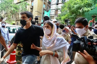 एनसीबी ने शोविक और मिरांडा को किया गिरफ्तार, शनिवार को होगी पेशी (लीड-2)