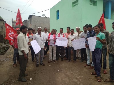 महाराष्ट्र में हजारों की तादात में किसानों का विरोध प्रदर्शन