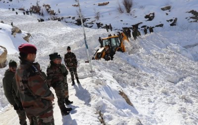 जम्मू-कश्मीर के कुपवाड़ा जिले में हिमस्खलन, 1 जवान शहीद