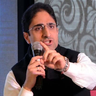 श्रीनगर के नवनिर्वाचित मेयर जुनैद मट्टू अपनी पार्टी में हुए शामिल