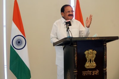 भारत को फिर से शिक्षा में वैश्विक महाशक्ति बनना चाहिए : वेंकैया