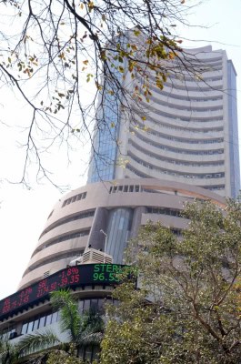 सेंसेक्स, निफ्टी ने लगातार दूसरे दिन बनाया रिकॉर्ड, करीब 1.5 फीसदी का उछाल (राउंडअप)