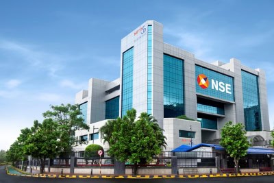 सेंसेक्स, निफ्टी में हरे निशान के साथ कारोबार
