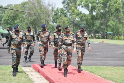 भारतीय सेना प्रमुख नरवणे ने किया एवरेस्ट बेसकैंप का दौरा