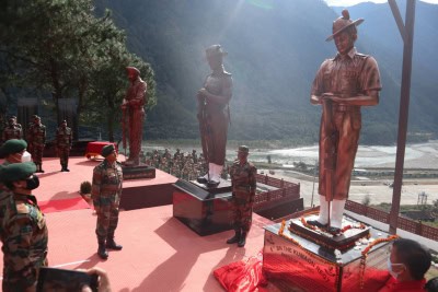 सेना ने अरुणाचल में 1962 के भारत-चीन युद्ध नायकों की प्रतिमा का किया अनावरण