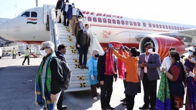 हैदराबाद में 60 से अधिक देशों के दूतों ने भारत बायोटेक फैसिलिटी का दौरा किया