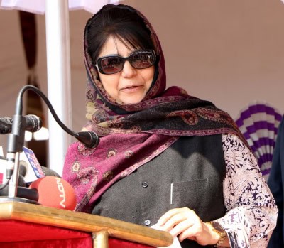 महबूबा ने श्रीनगर मुठभेड़ की निष्पक्ष जांच के लिए राज्यपाल को लिखा पत्र