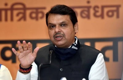 फडणवीस ने महाराष्ट्र में पुसिकर्मियों के तबादले में भ्रष्टाचार का लगाया आरोप