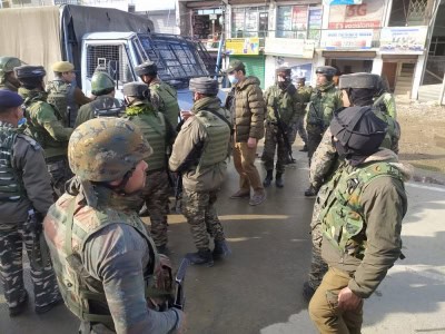 श्रीनगर में आतंकी हमला, सीआरपीएफ के 2 जवान शहीद, 2 घायल