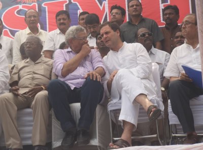 तमिलनाडु में कांग्रेस और वाम दोस्त, केरल में धुर विरोधी