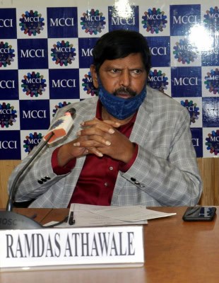 सचिन वाजे केस: केंद्रीय मंत्री  आठवले ने महाराष्ट्र में की राष्ट्रपति शासन लगाने की मांग