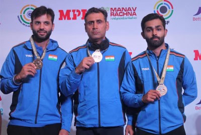 शूटिंग विश्व कप : भारत ने पुरुष टीम स्कीट इवेंट में जीता स्वर्ण (लीड-2)