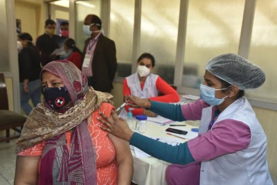 भारत में एक दिन में कोरोना के लगभग 23 हजार नए मामले