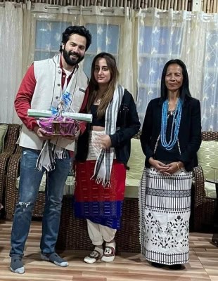 वरुण धवन और नताशा ने अरुणाचल के अग्नि पीड़ितों को दिया दान