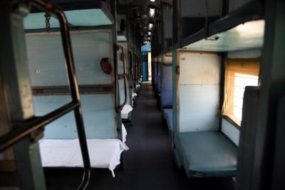 रेलवे ने महाराष्ट्र के नंदुरबार को 20 आइसोलेशन वार्ड वाले कोच दिए