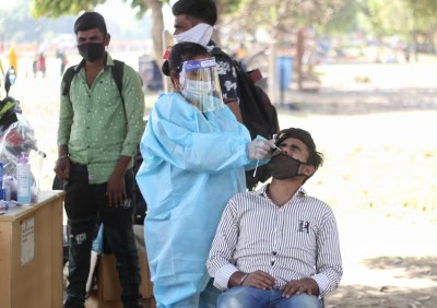 भारत में 24 घंटे में कोरोना मामलों ने बनाया नया रिकार्ड