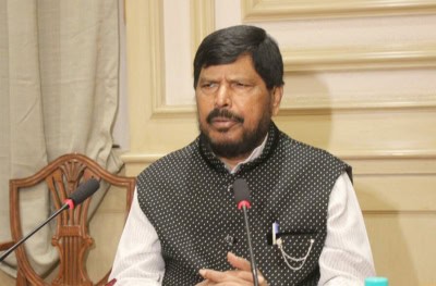 केंद्रीय मंत्री आठवले बोले- महाराष्ट्र में कोरोना वैक्सीन की कमी नहीं होने देगी मोदी सरकार