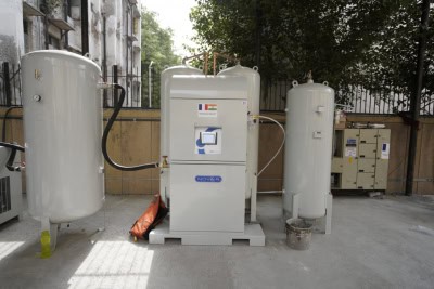 दिल्ली: अस्पताल में फ्रांस के ऑक्सीजन प्लांट, कोरोना रोगियों से मिले उपमुख्यमंत्री