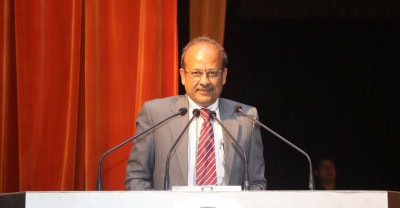 व्हाट्सएप पर राधे फिल्म को गैरकानूनी तरीके से शेयर करने वाले यूजर्स के अकाउंट निलंबित होंग