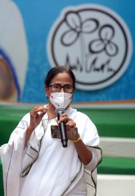 ममता को बंगाल में हिंसा रोकने के लिए कदम उठाना चाहिए : कांग्रेस