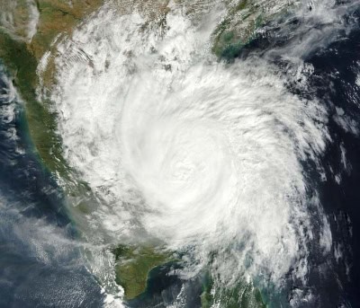 महाराष्ट्र चक्रवात तौकते का सामना करने के लिए पूरी तरह तैयार (लीड)