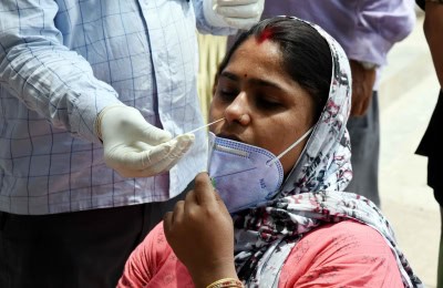 भारत में कोरोना के 3.11 लाख नए मामले, 4,077 मौतें (लीड-1)