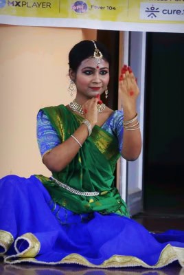 योग दिवस पर सलोनी मल्लिक ने नव नालंदा महाविहार में कथक नृत्य से बांधा समां