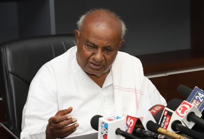 अदालत ने पूर्व पीएम देवगौड़ा को एनआईसीई को 2 करोड़ रुपये का हर्जाना देने का निर्देश दिया