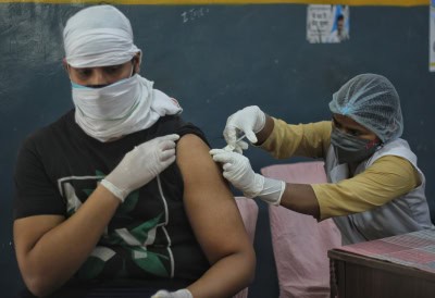 उच्च साक्षरता दर के कारण गोवा में वैक्सीन लेने वालों की संख्या अधिक: सीएम